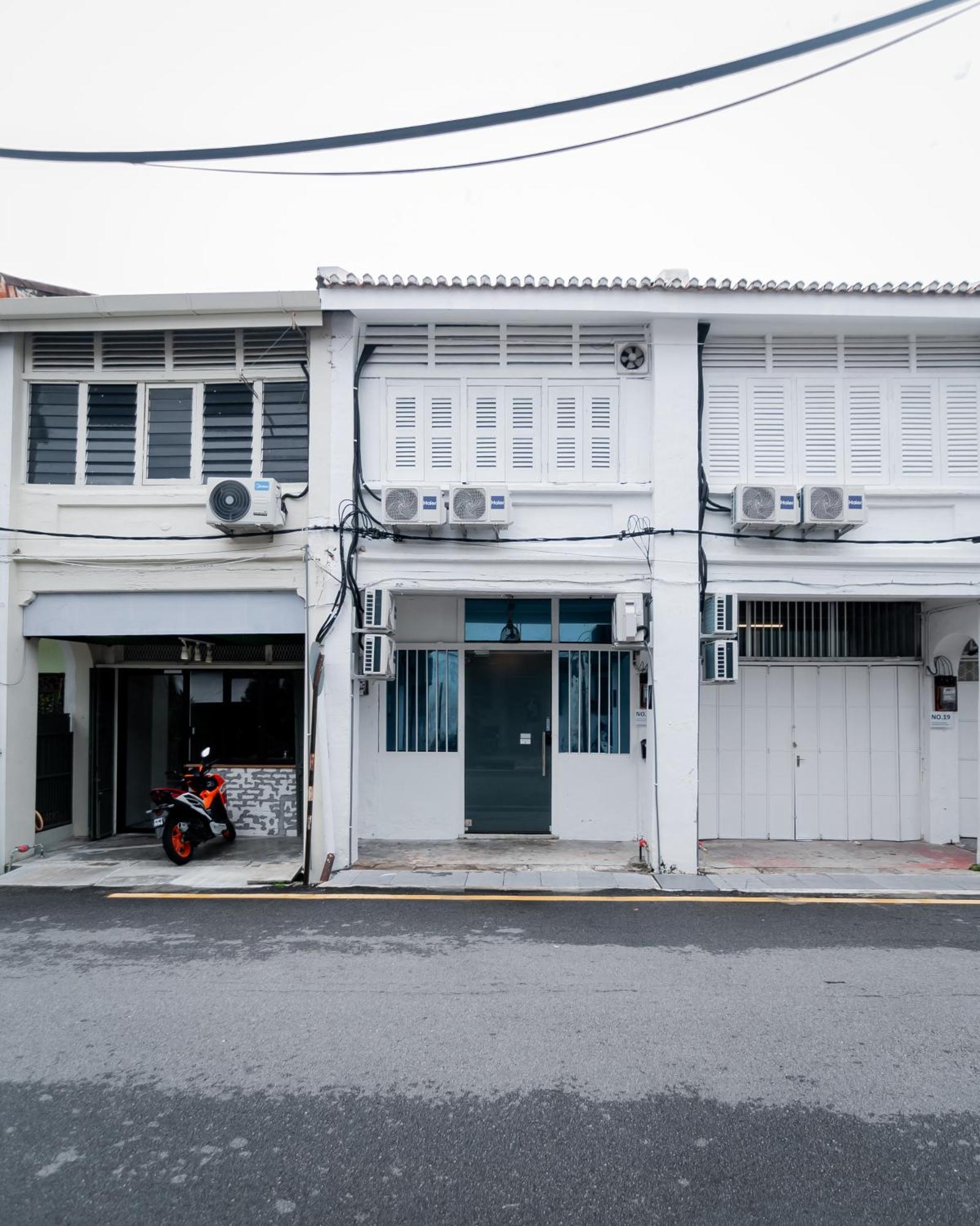 Хостел The Terraces By Aayu George Town Penang Экстерьер фото